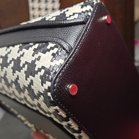 KATE SPADE SET! Blk & White Houndstooth Darcy Bucket Bag and NWT matching Wallet - Picture 4 of 12